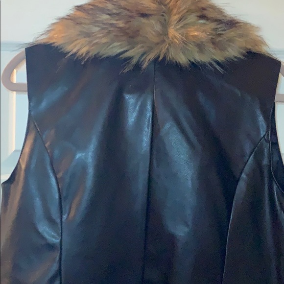 Lanshifei fur and faux leather vest - Picture 5 of 12
